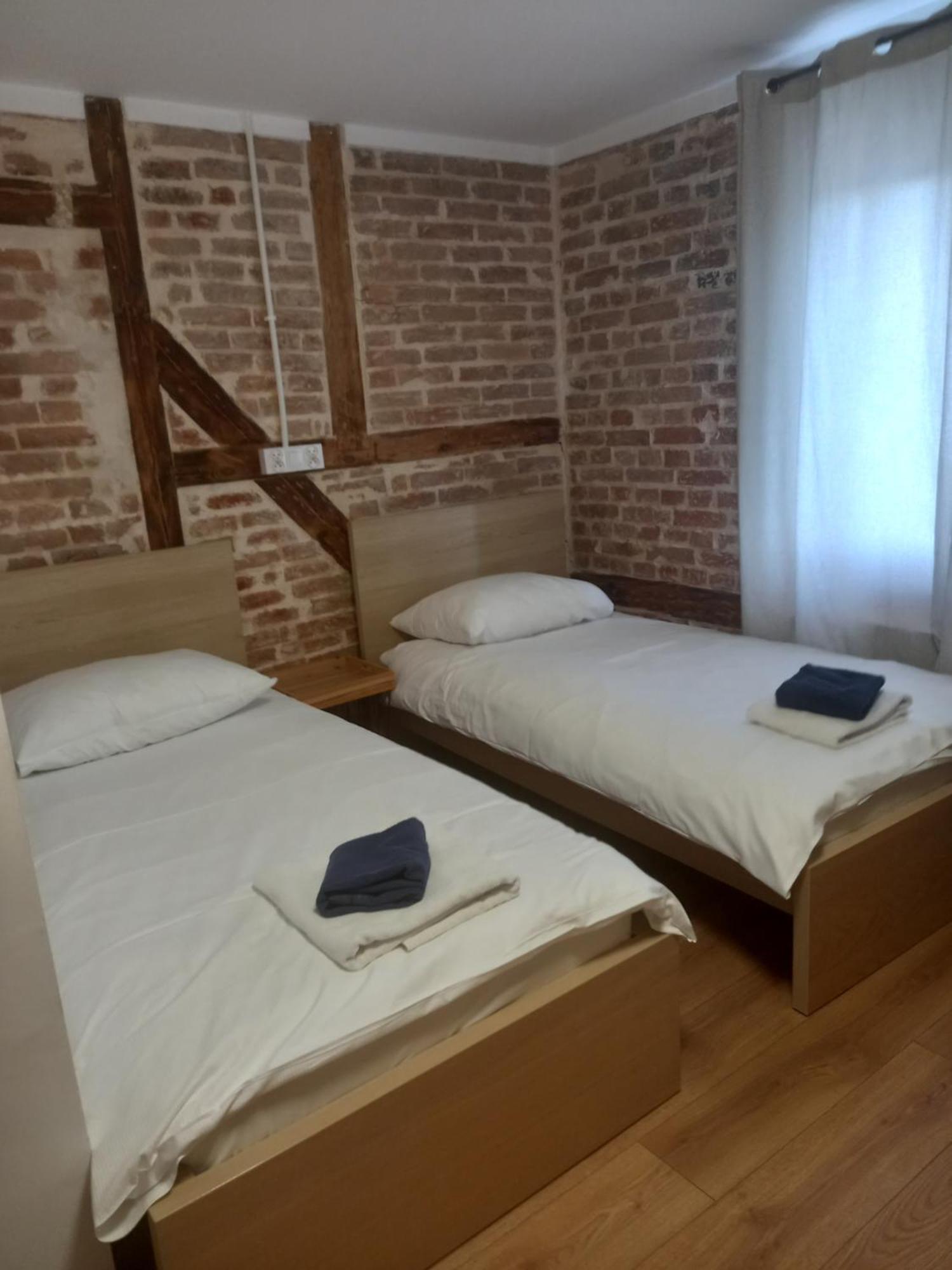 Leon'S Rooms ジャリ エクステリア 写真